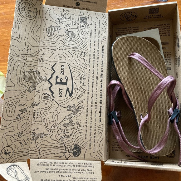 Earthrunners Circadian Sandals - Picture 2 of 4